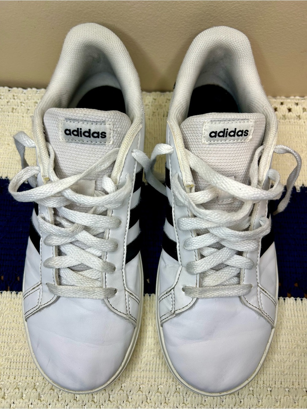 Adidas Grand Court 2.0 White and Black Kids Unisex Size 6 Low-Top Sneakers